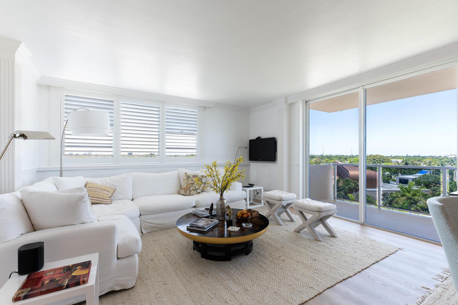 LA FONTANA APTS OF PALM BEACH INC - Residential