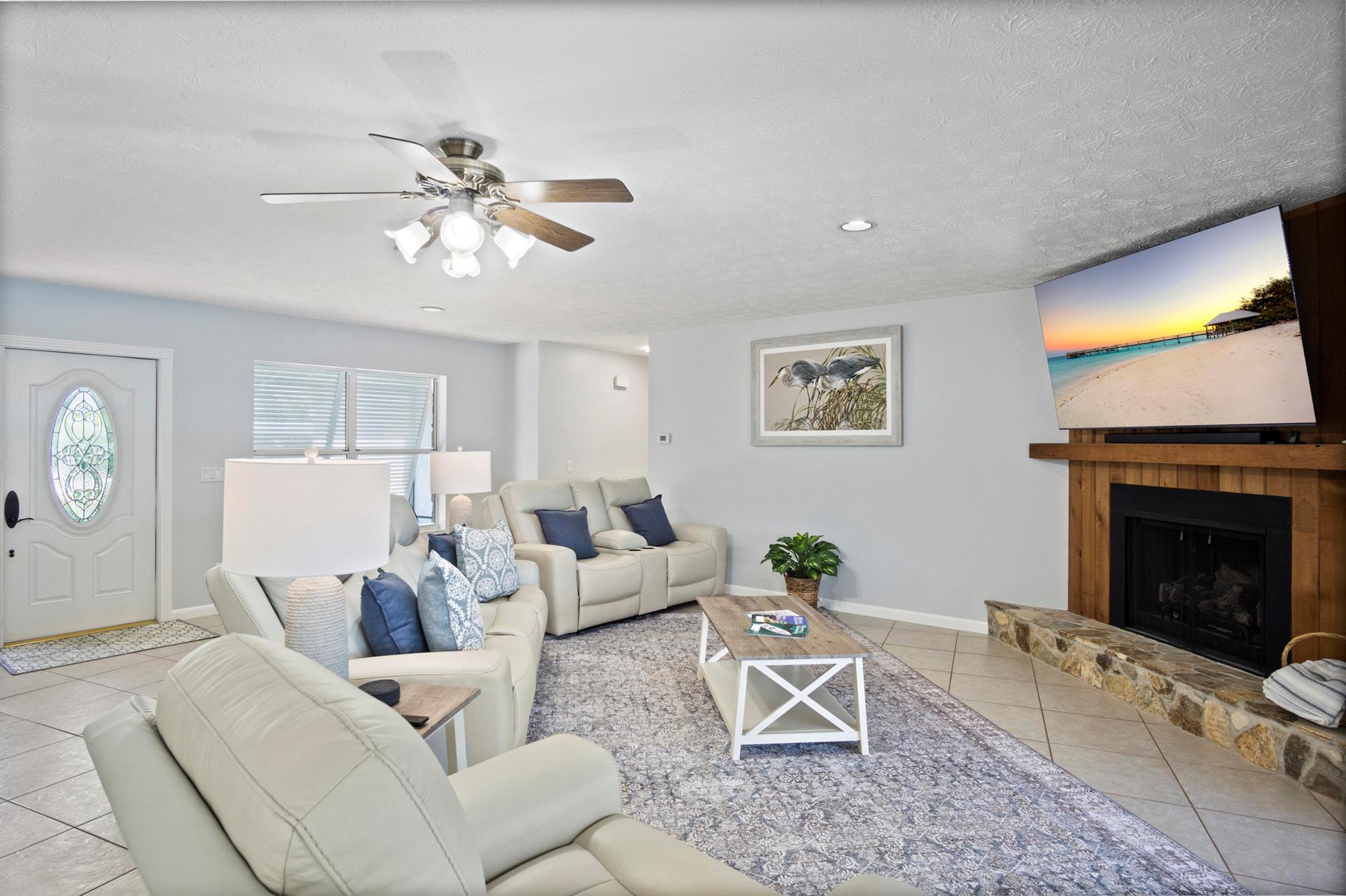 LIGHTHOUSE POINT - Residential Lease