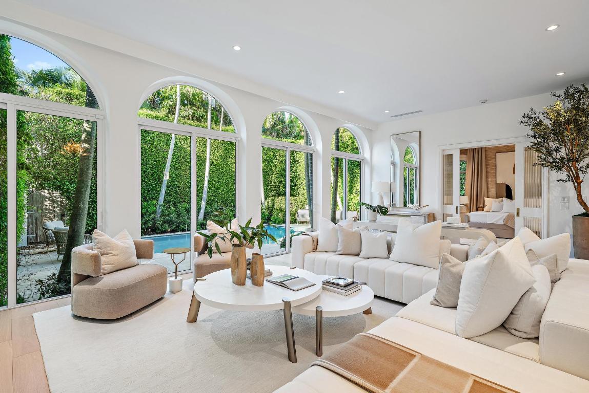 245 Everglade Avenue