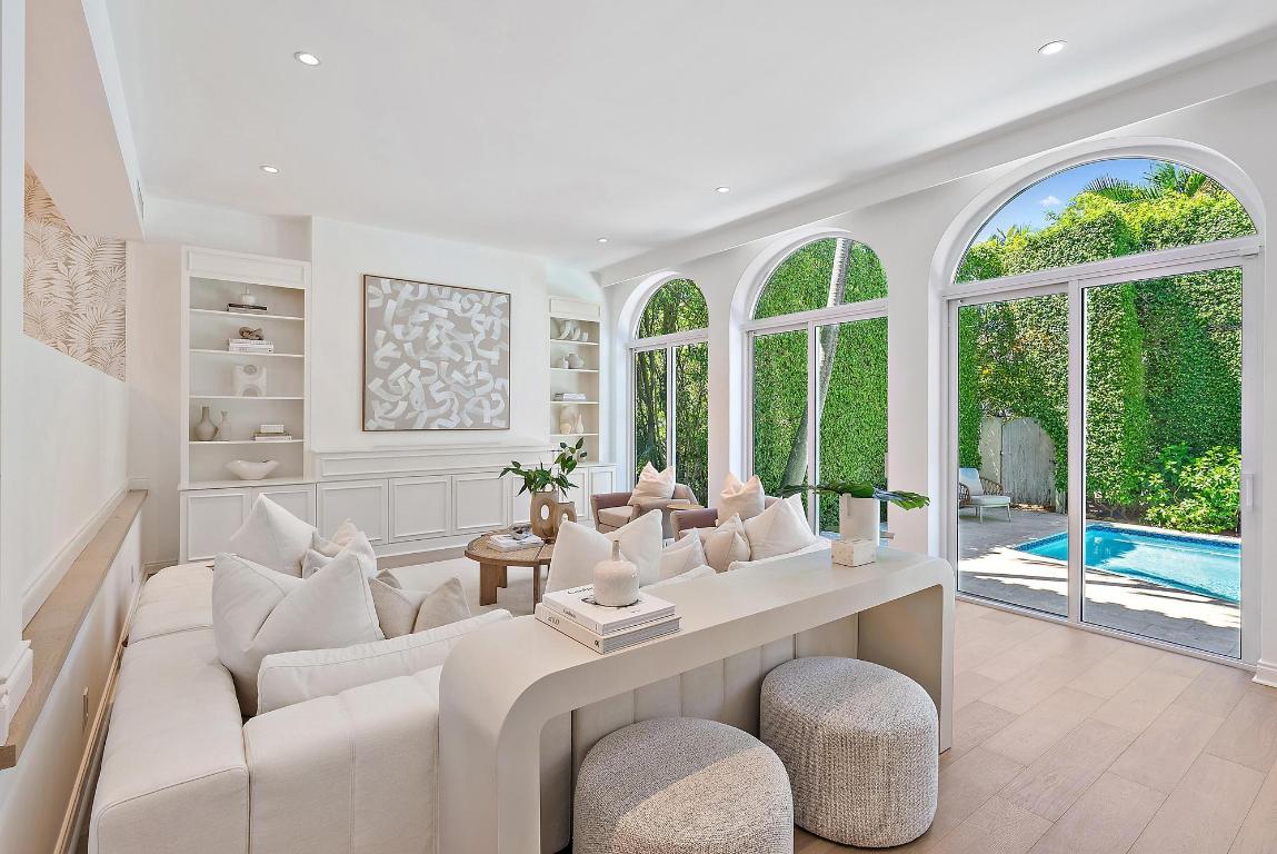 245 Everglade Avenue