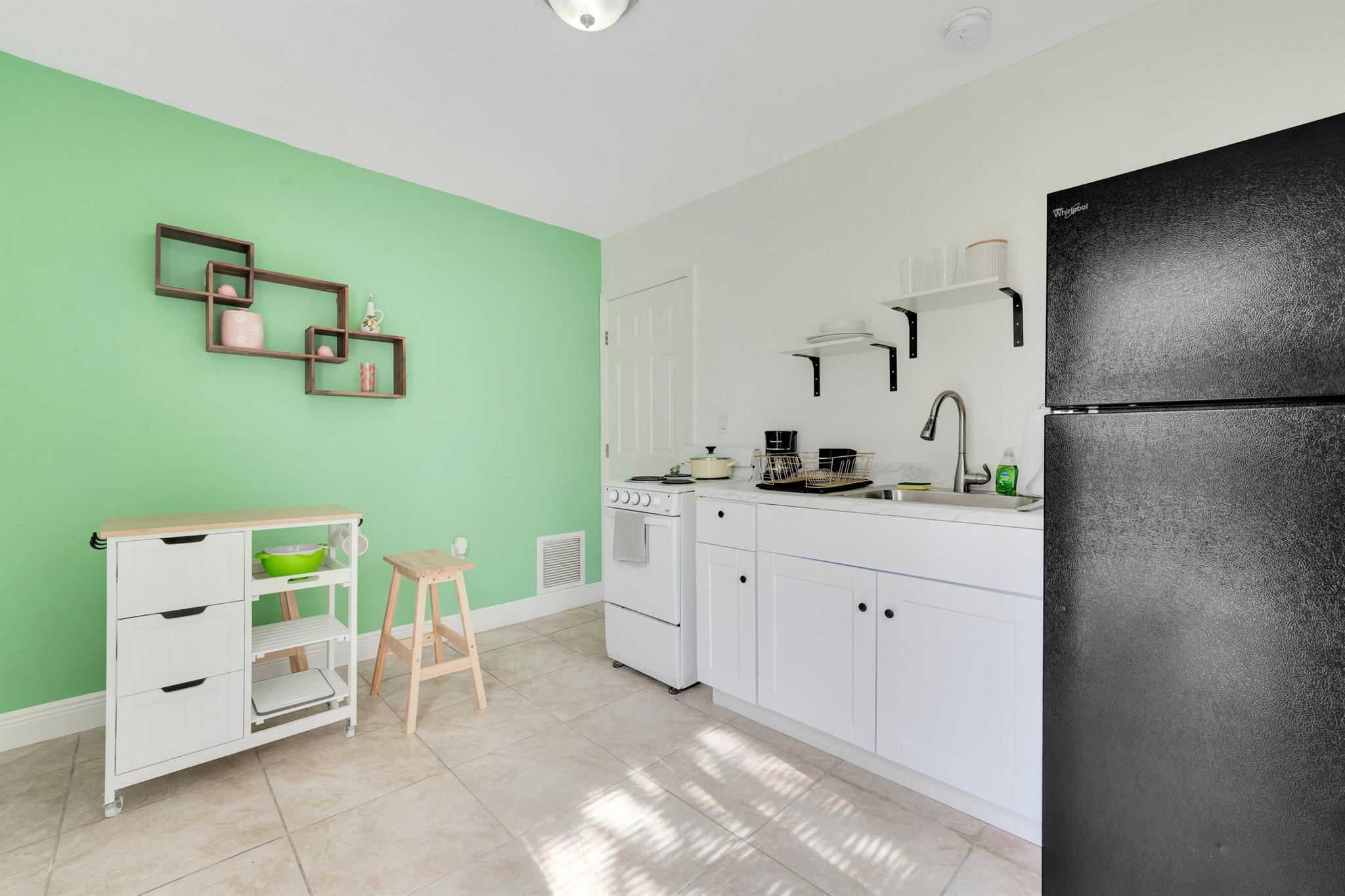 BELLCAMP MANOR - Residential Income