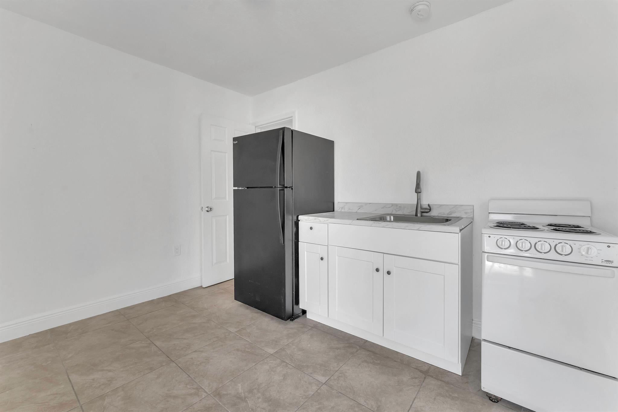 BELLCAMP MANOR - Residential Income