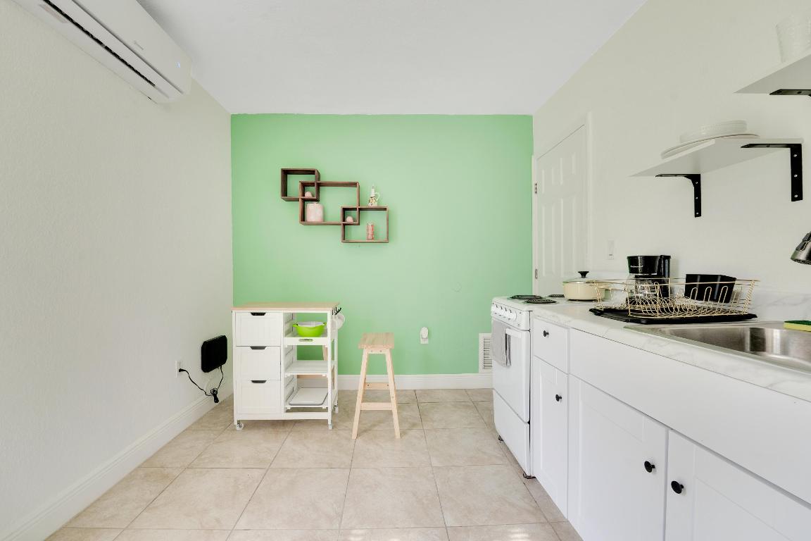 BELLCAMP MANOR - Residential Income