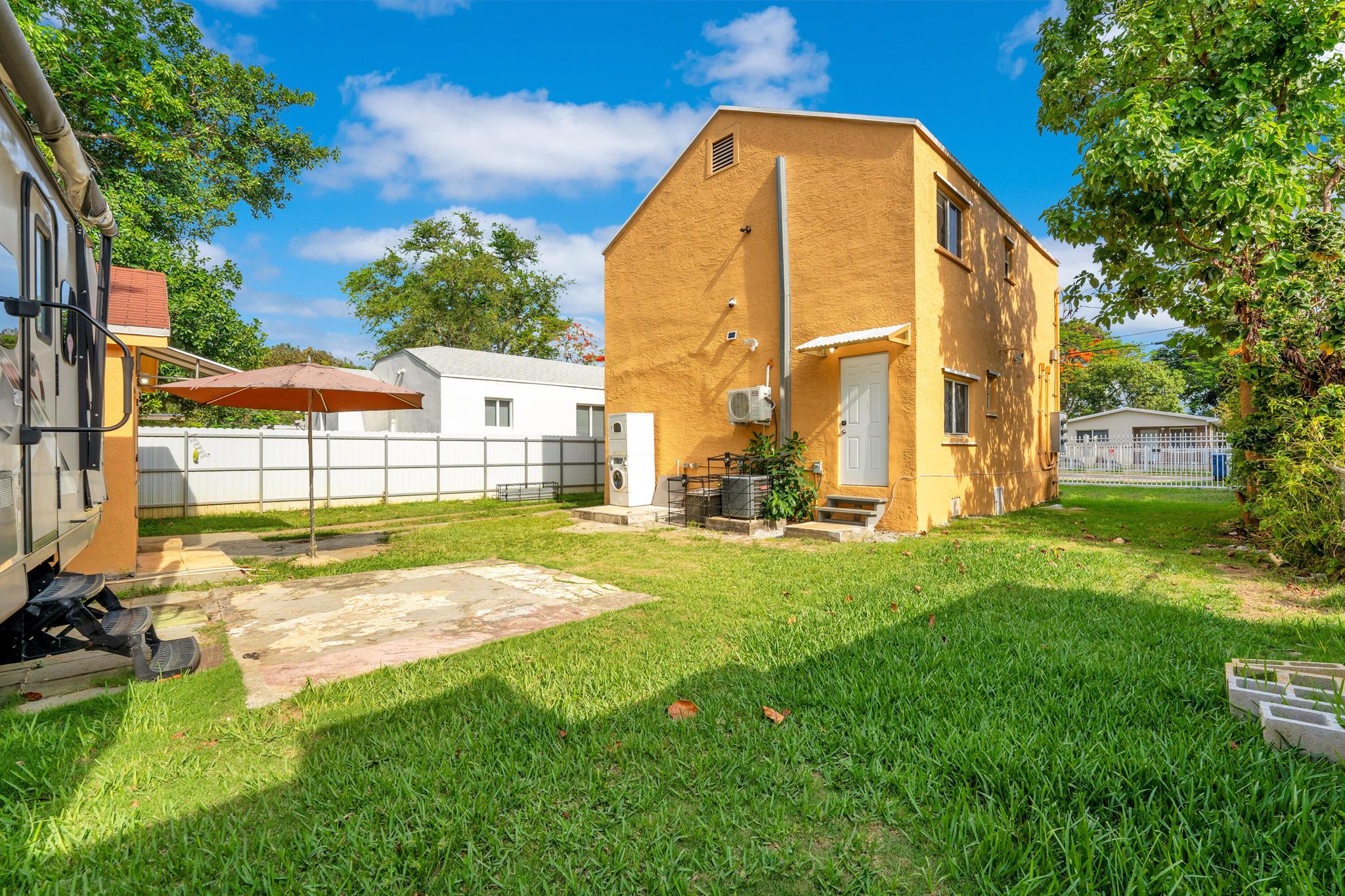 BELLCAMP MANOR - Residential Income