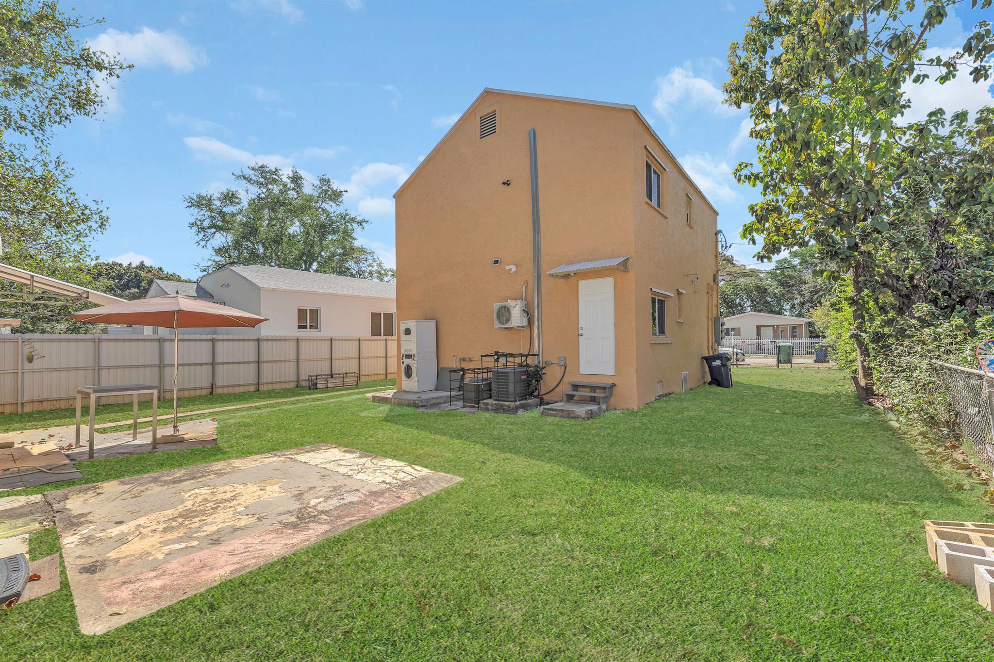 BELLCAMP MANOR - Residential Income