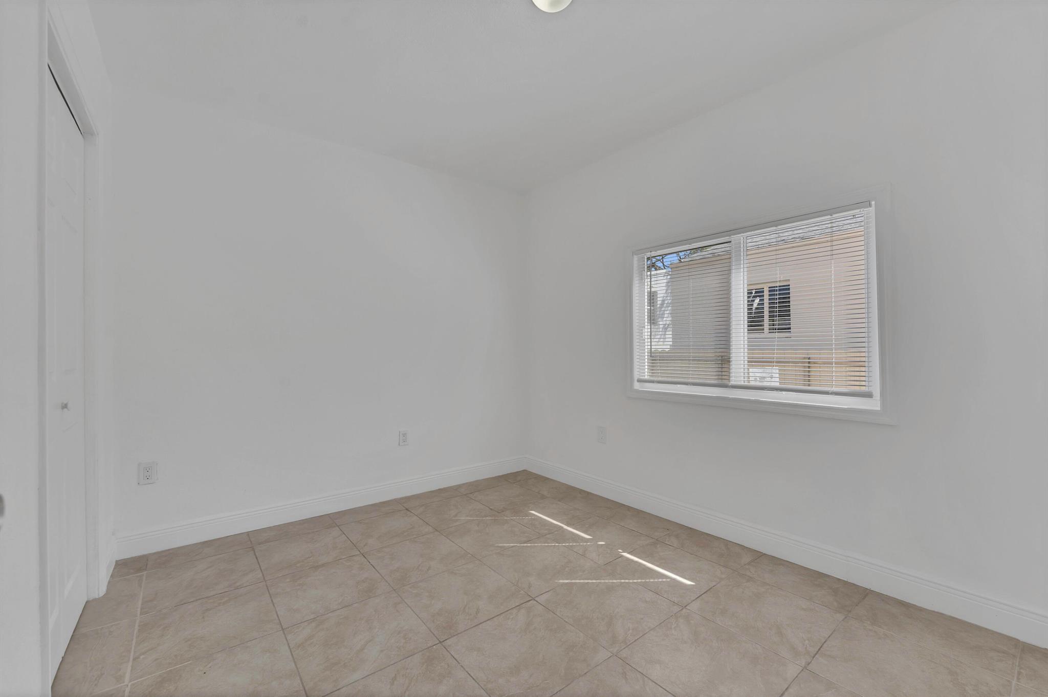 BELLCAMP MANOR - Residential Income