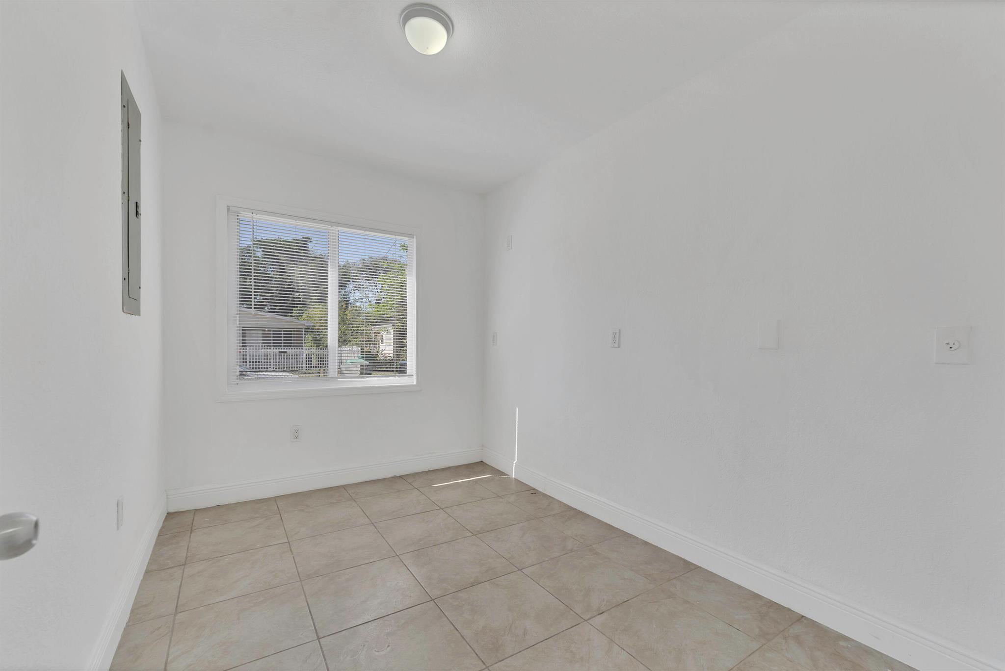 BELLCAMP MANOR - Residential Income