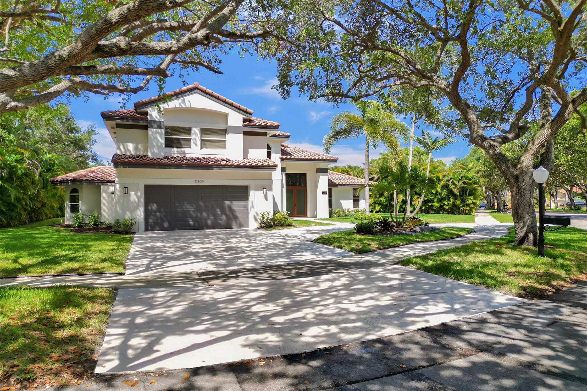 11309 Port St