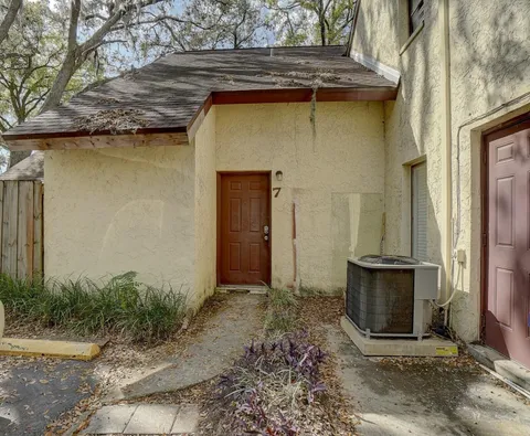 5601 Ashley Oaks Drive #7, Tampa, FL MLS: R11062288