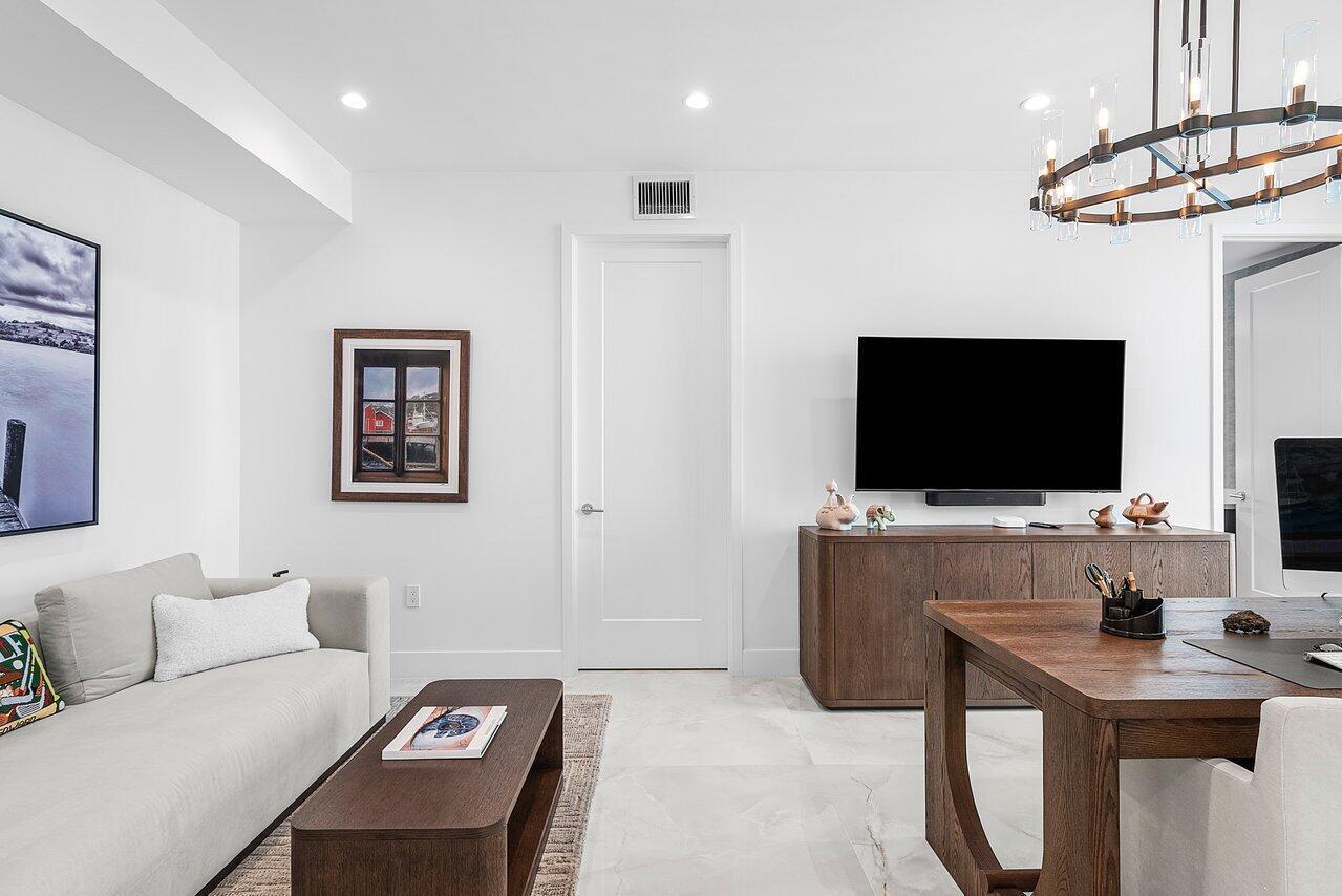 ROYAL PALM RESIDENCES CON - Residential