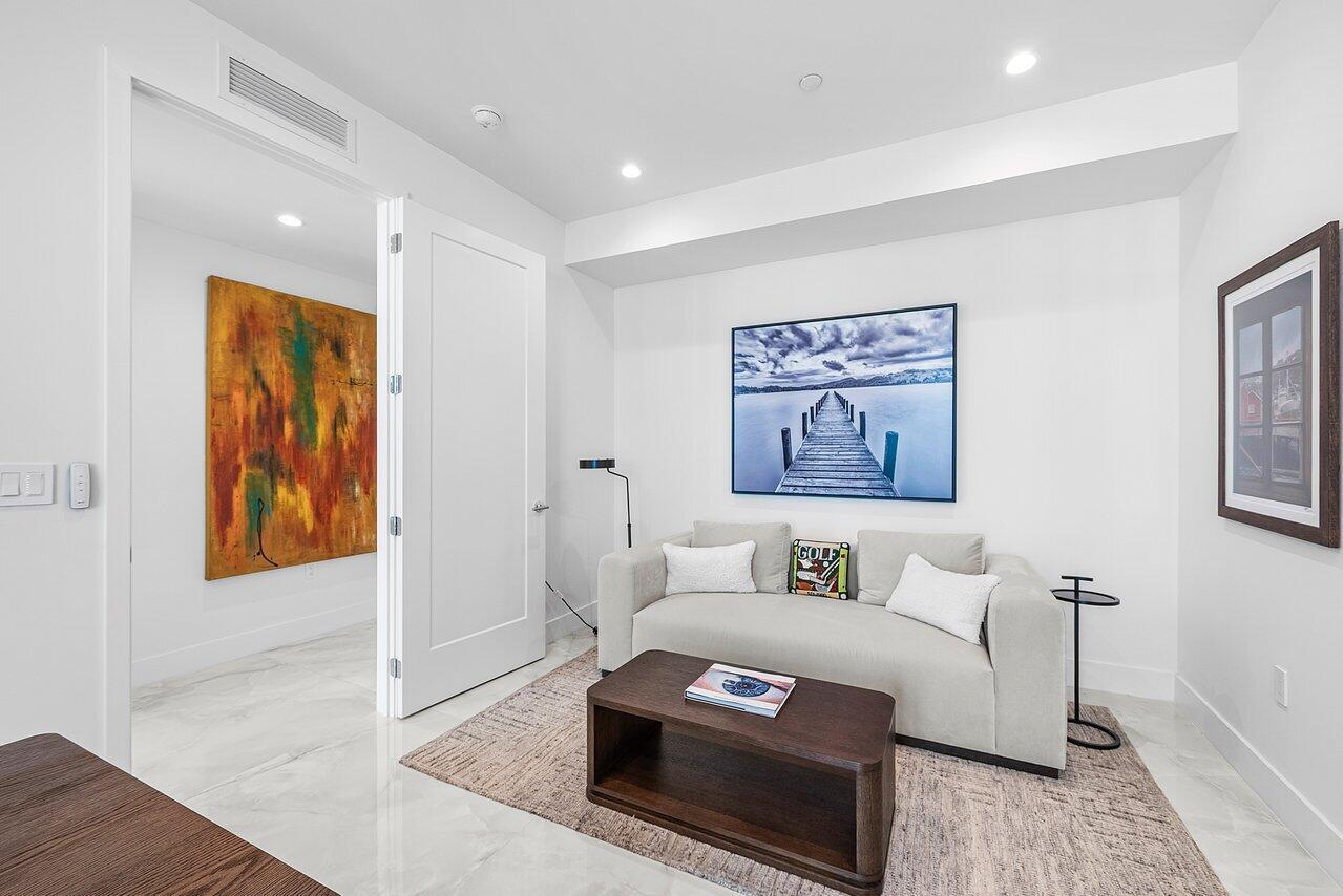 ROYAL PALM RESIDENCES CON - Residential