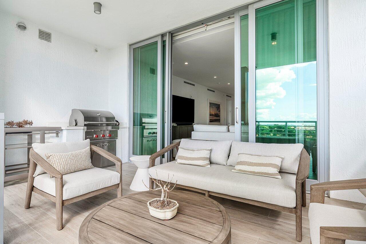ROYAL PALM RESIDENCES CON - Residential