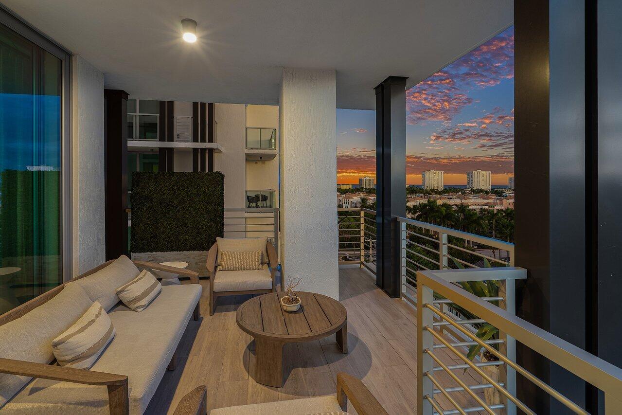 ROYAL PALM RESIDENCES CON - Residential