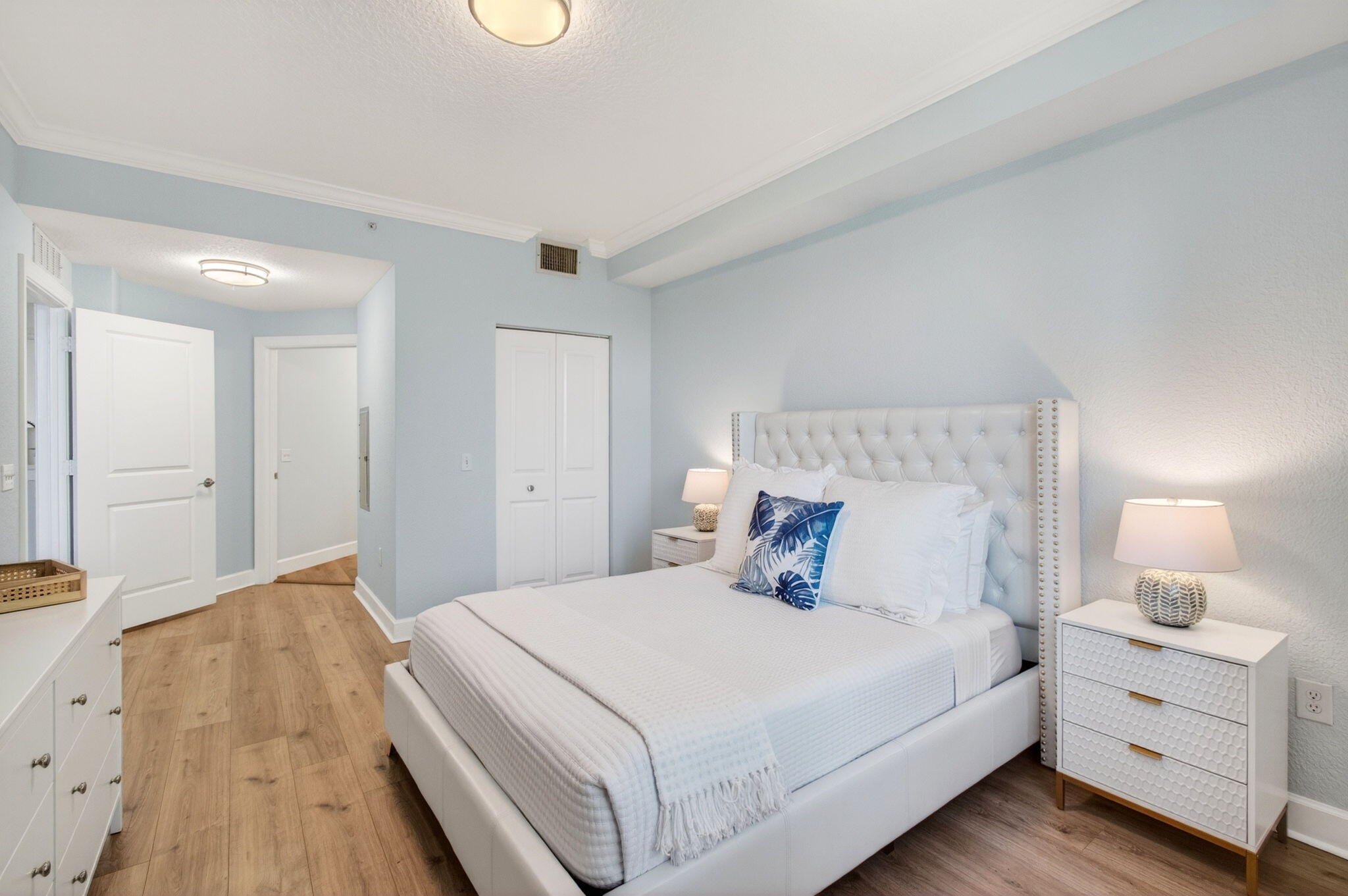 VIZCAYA LAKES CONDO - Residential