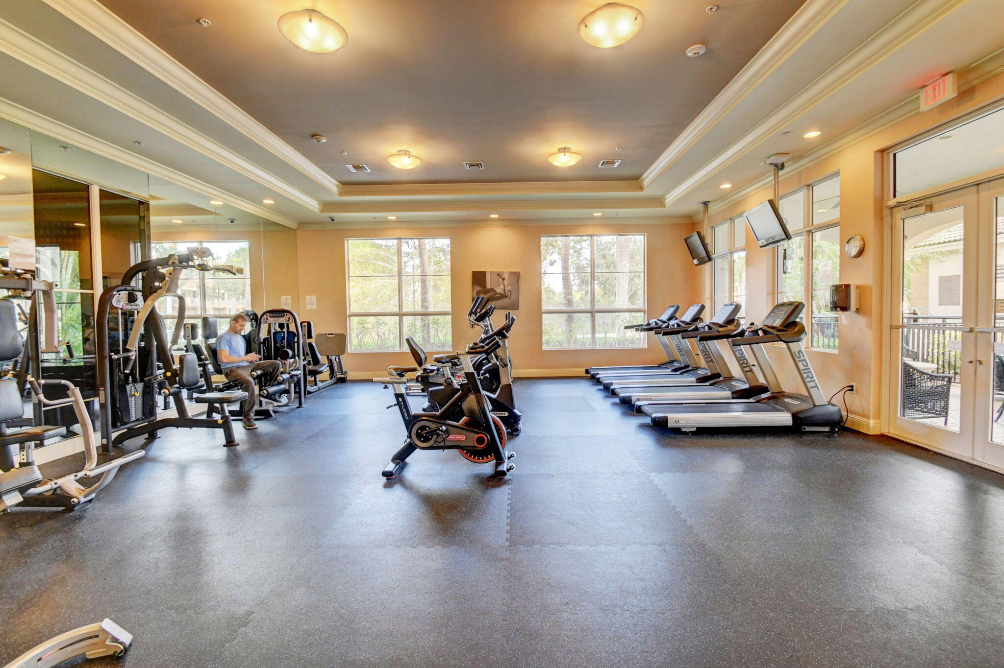 VIZCAYA LAKES CONDO - Residential