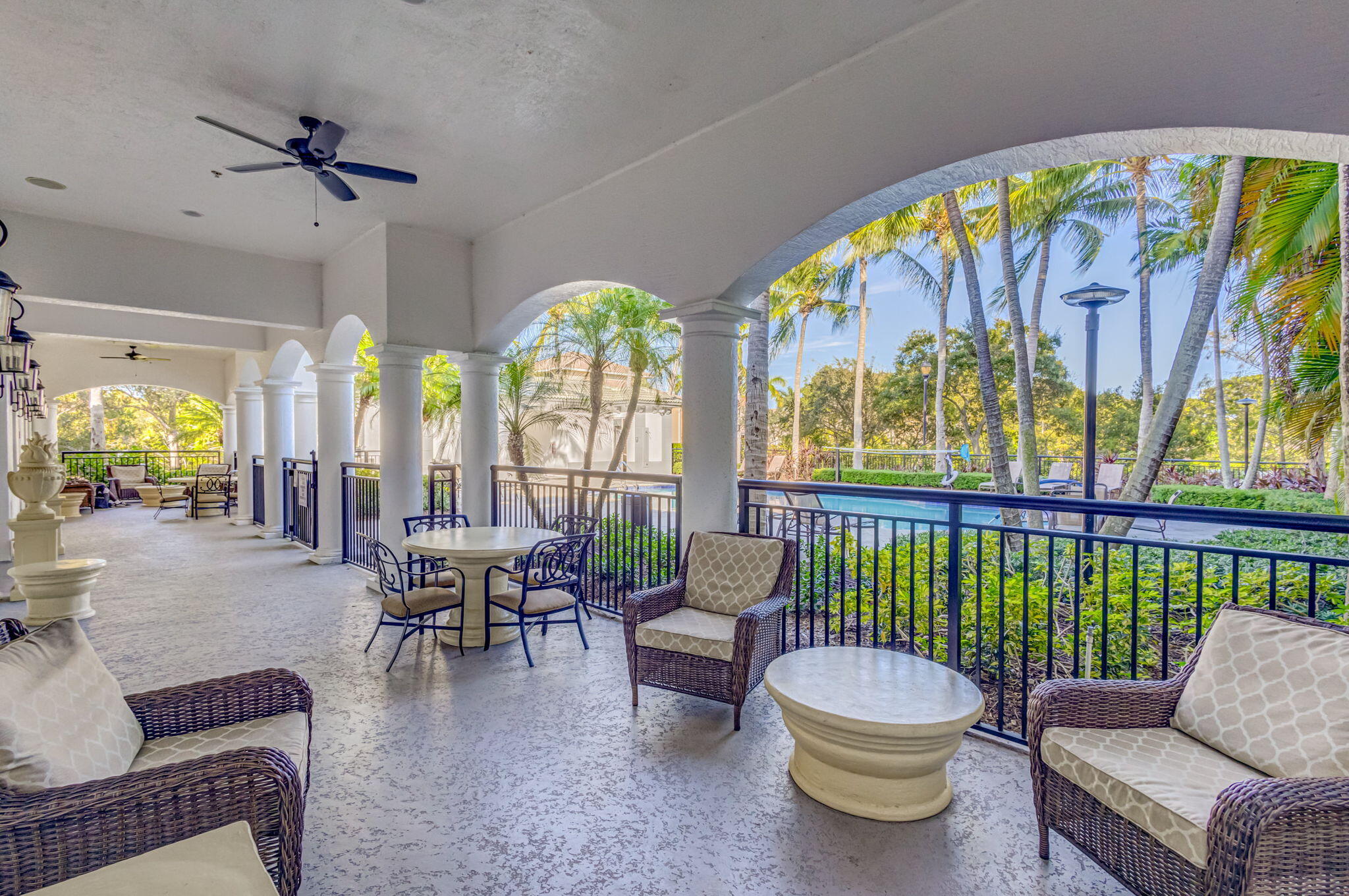 VIZCAYA LAKES CONDO - Residential