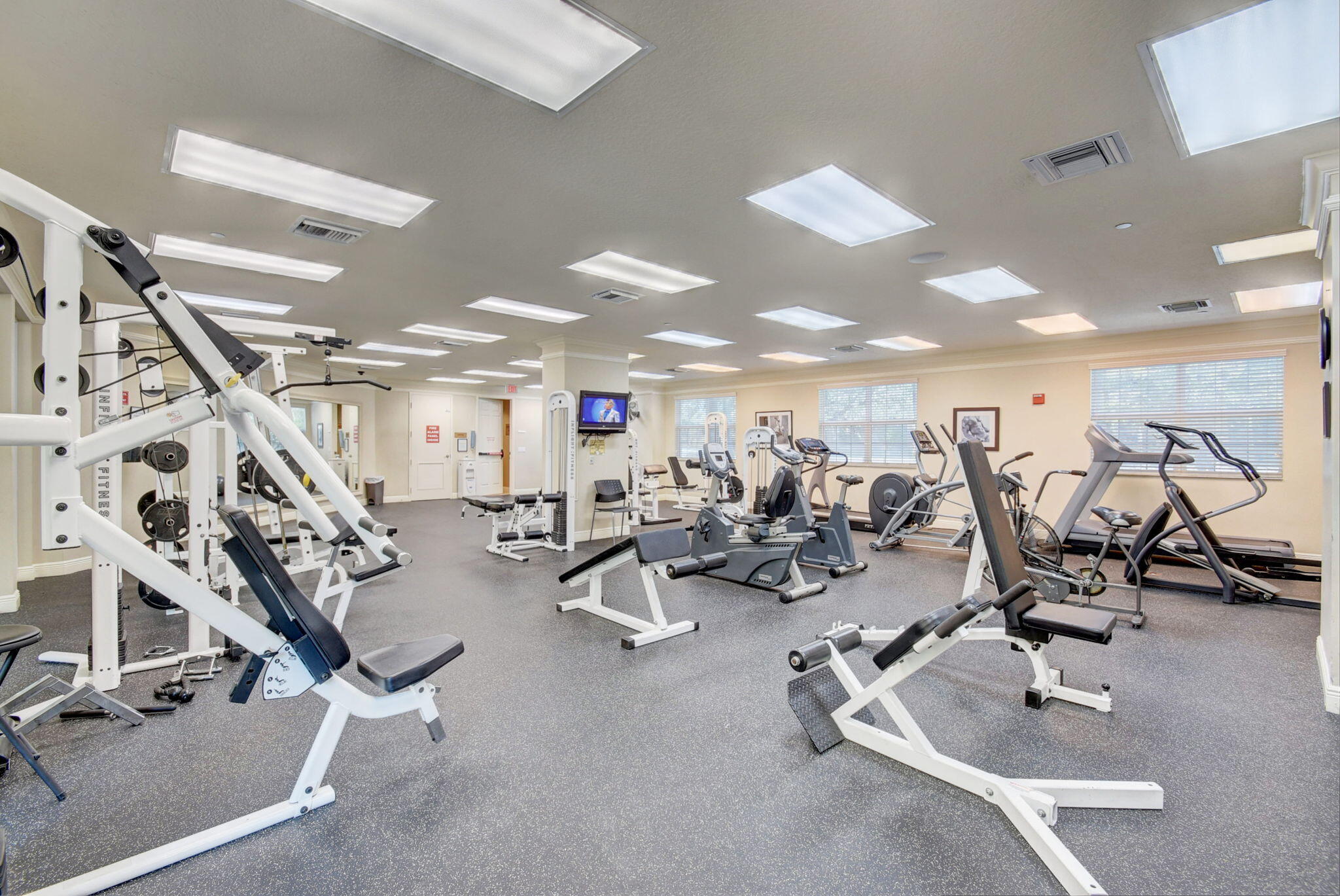 VIZCAYA LAKES CONDO - Residential