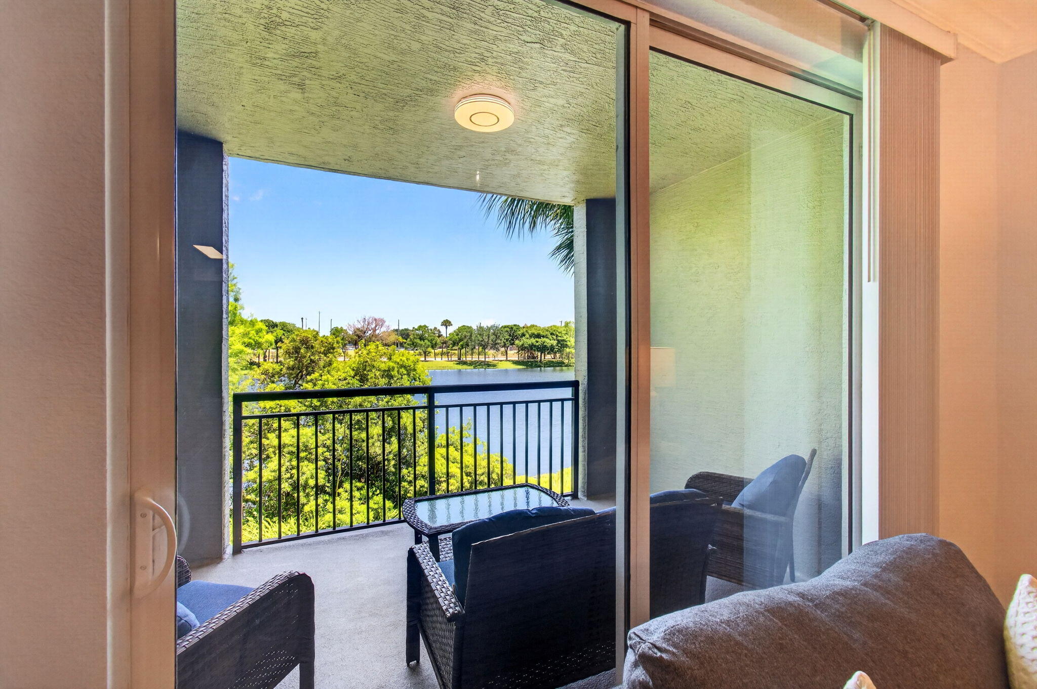 VIZCAYA LAKES CONDO - Residential