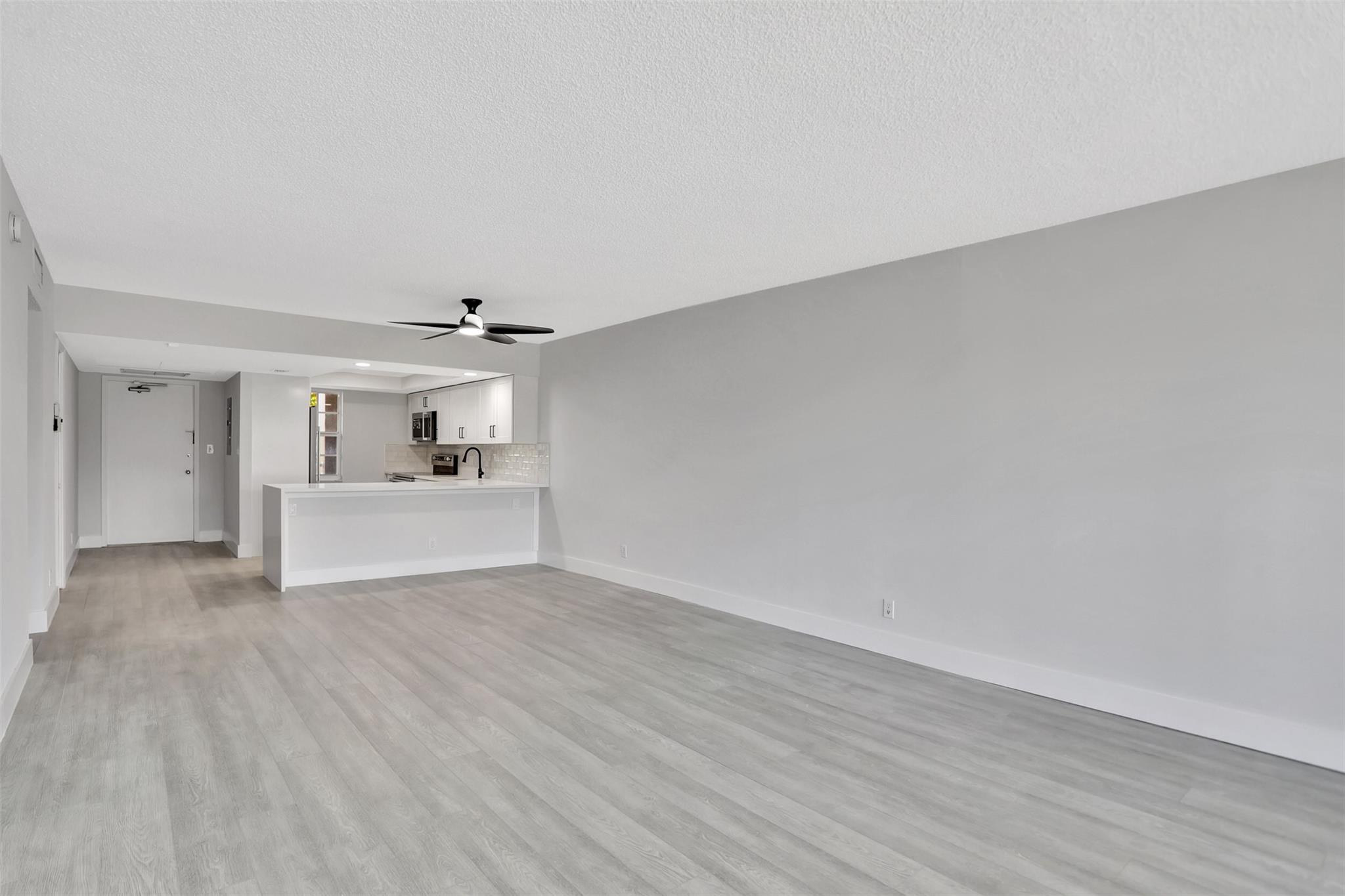 PALM AIRE COUNTRY CLUB - Residential
