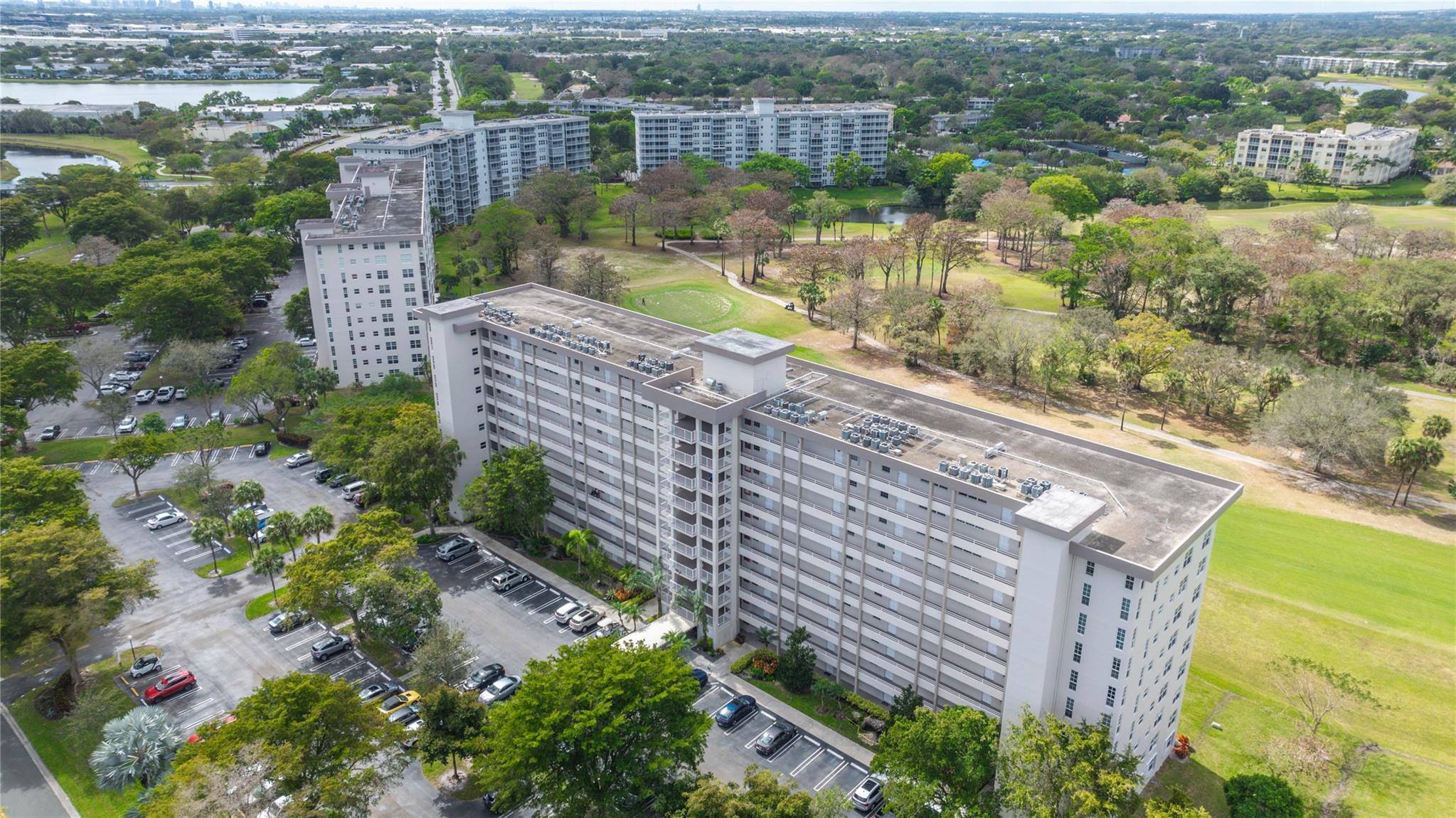 PALM AIRE COUNTRY CLUB - Residential