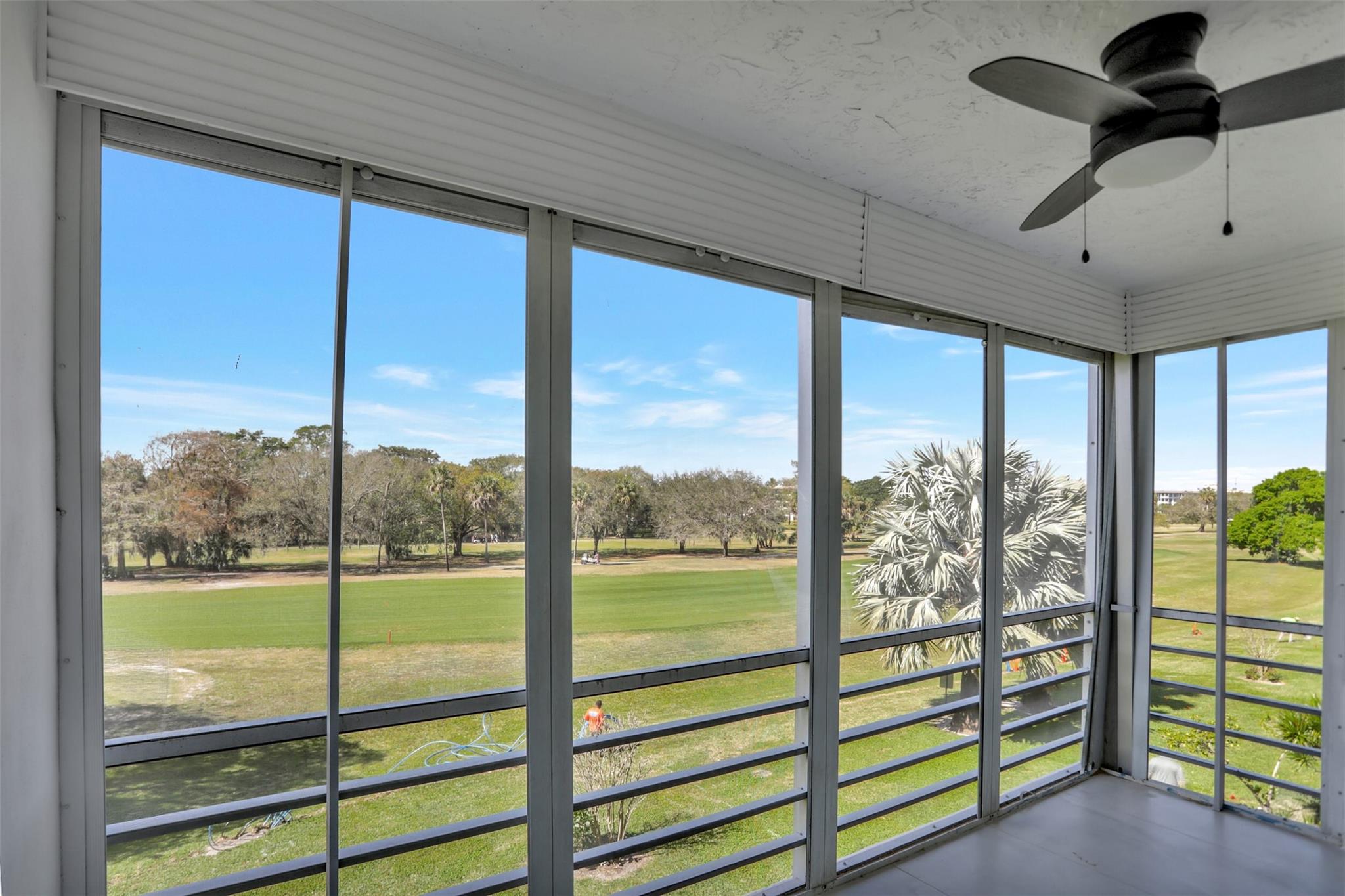 PALM AIRE COUNTRY CLUB - Residential
