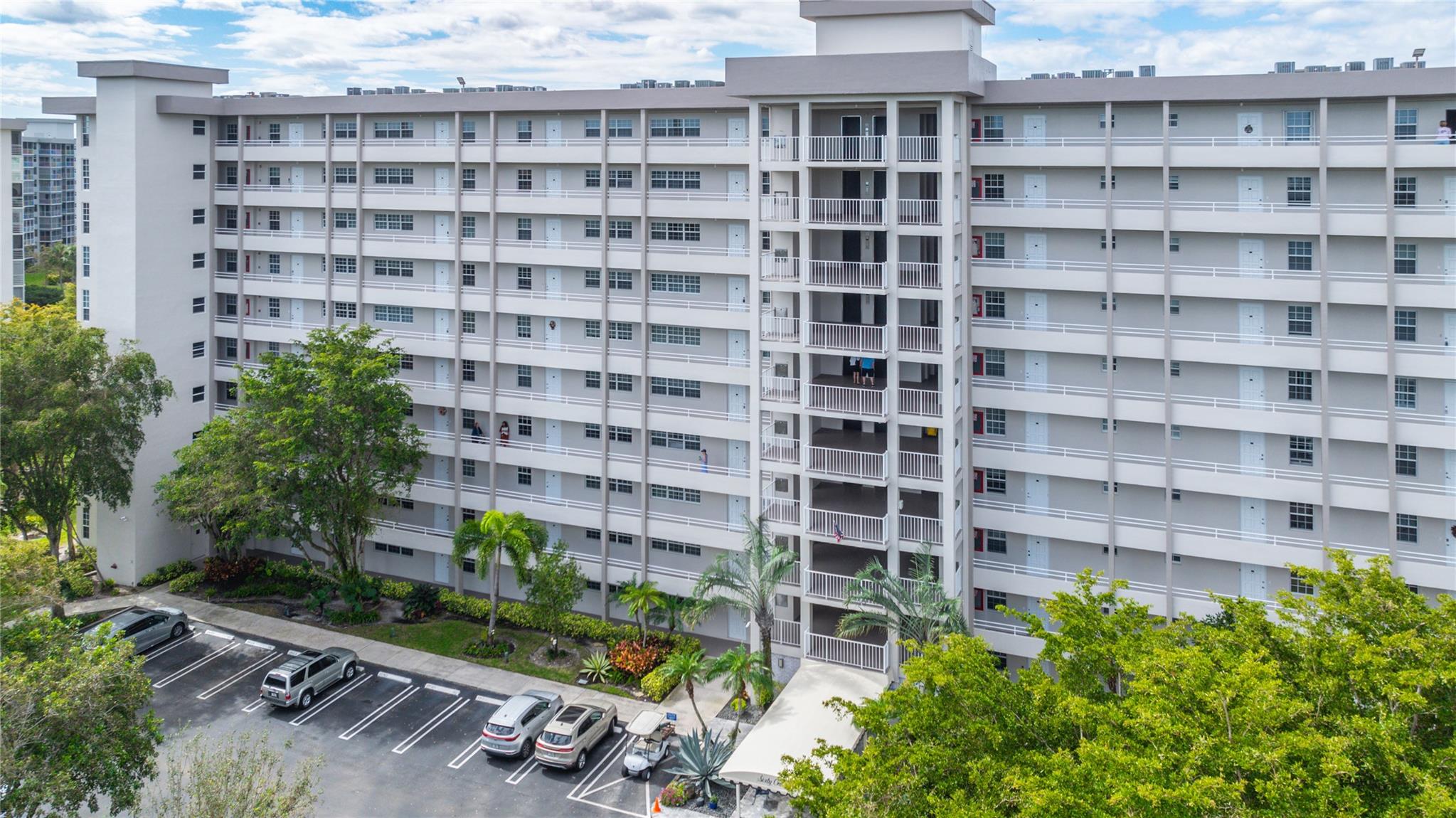 PALM AIRE COUNTRY CLUB - Residential