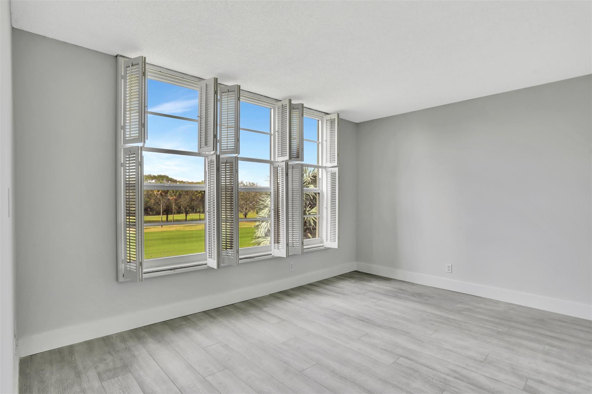 PALM AIRE COUNTRY CLUB - Residential