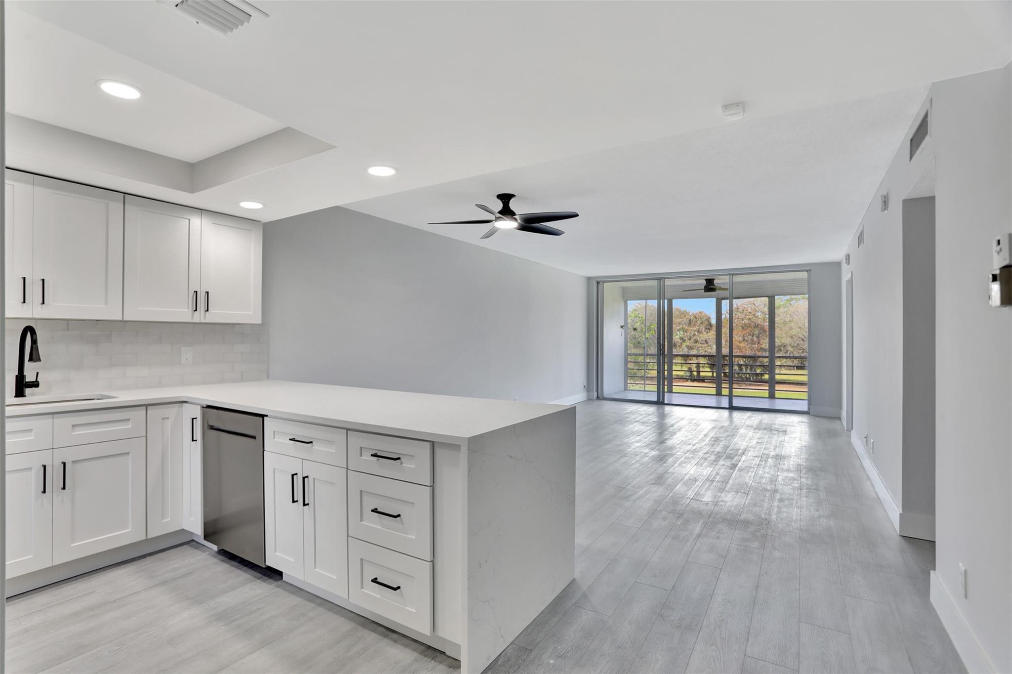 PALM AIRE COUNTRY CLUB - Residential