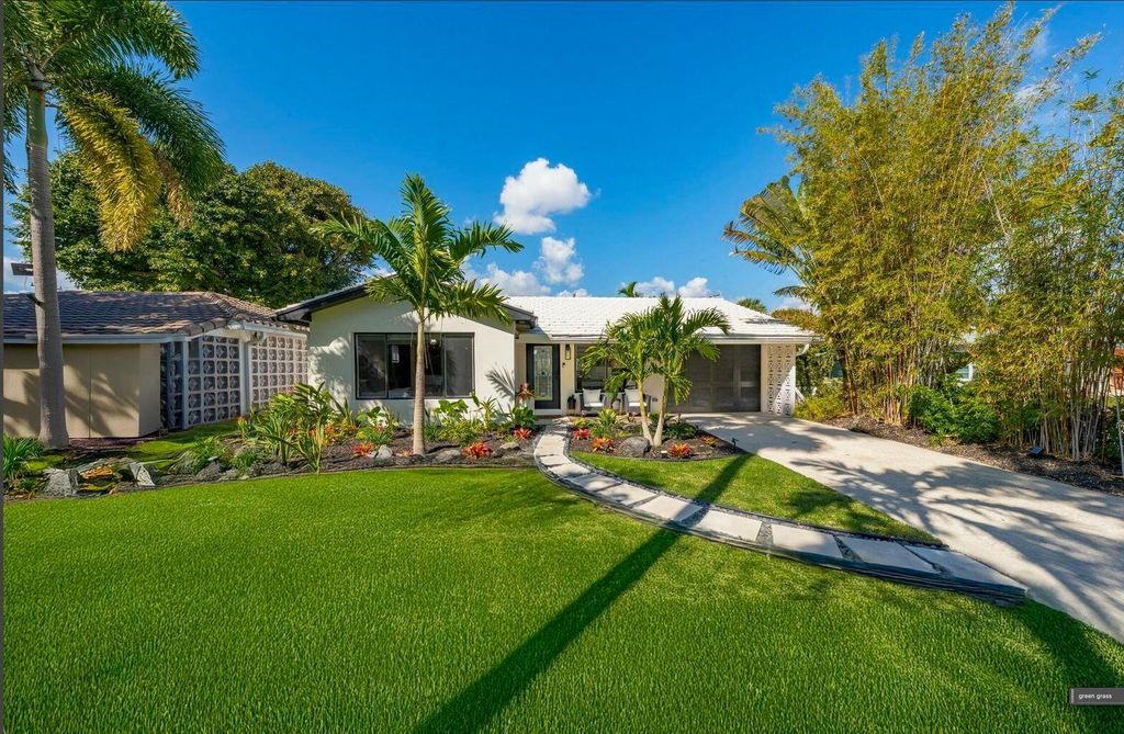 Photo of 1501 S Palmway, Lake Worth Beach, FL 33460 (MLS # R11095898)