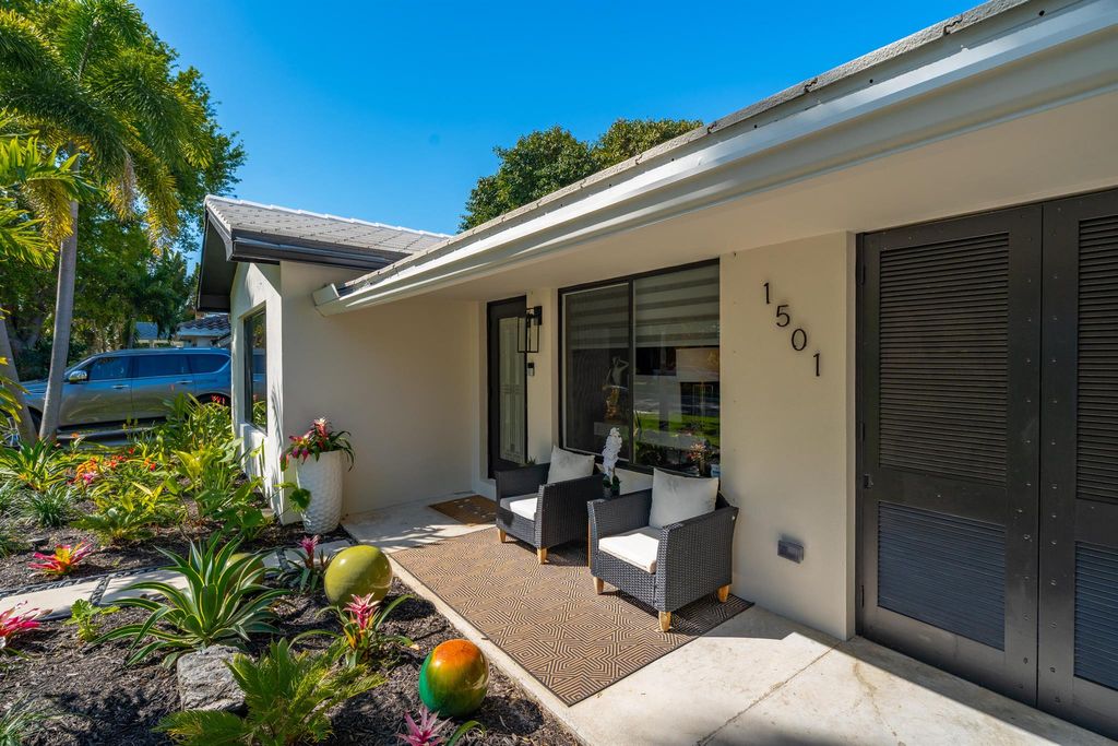 Photo of 1501 S Palmway, Lake Worth Beach, FL 33460 (MLS # R11095898)