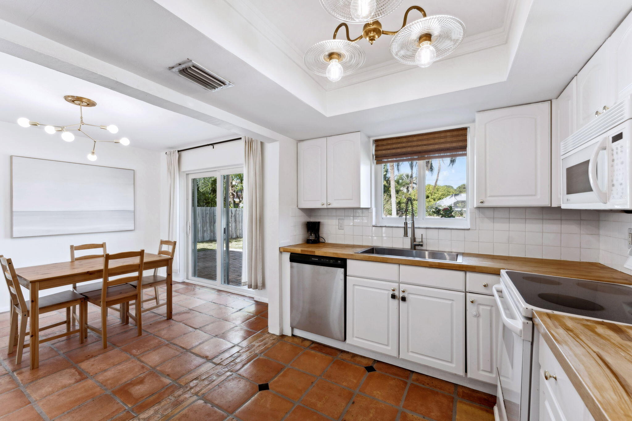 GULFSTREAM ESTATES 2 - Residential Lease