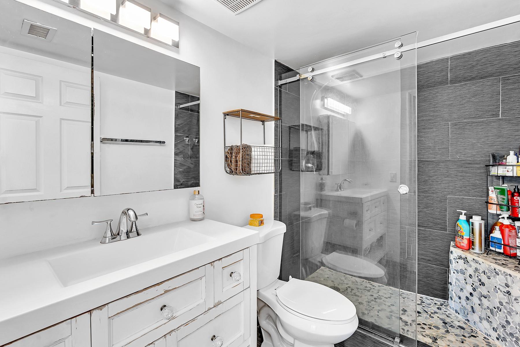 2131 SE 10th Ave 1117