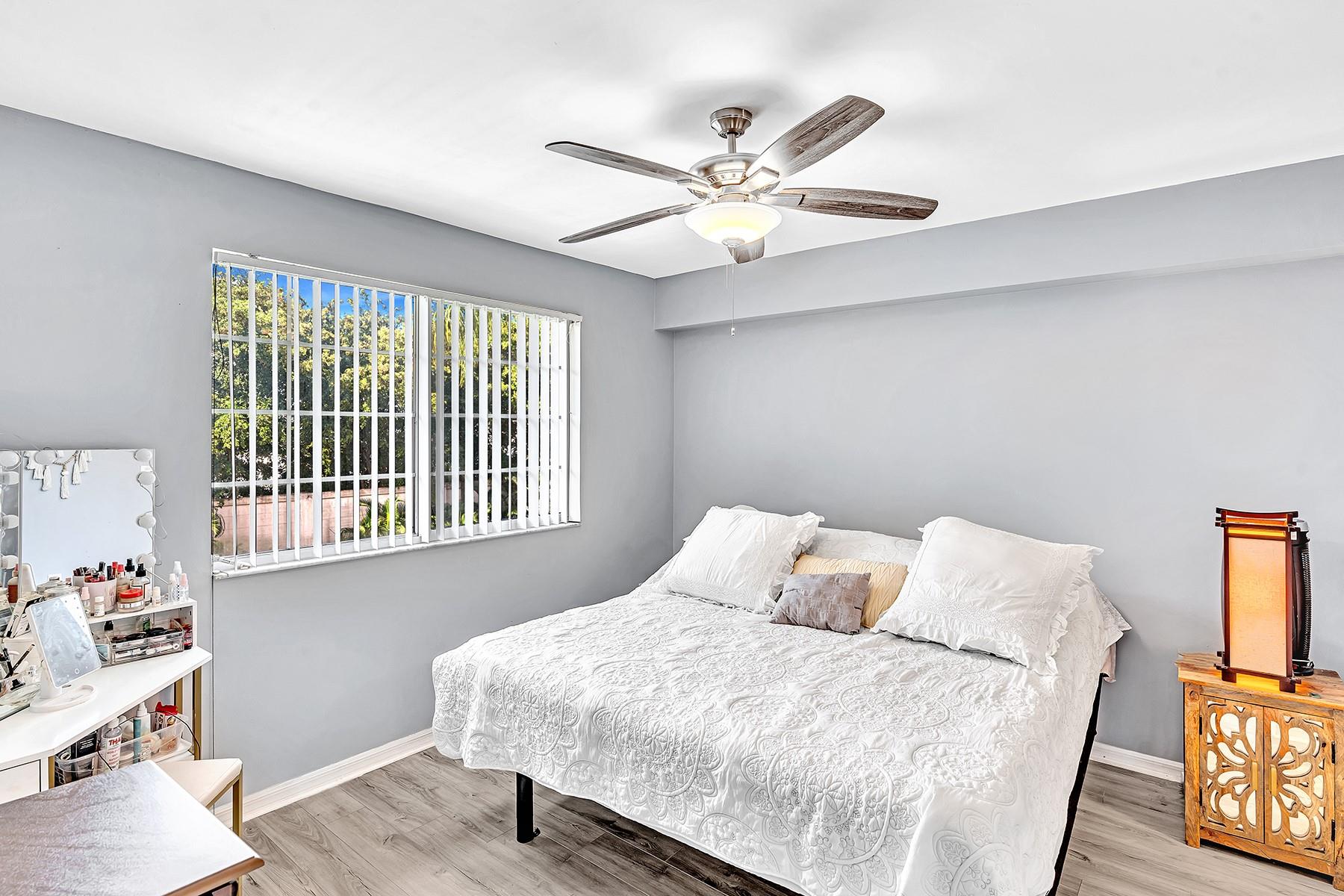 2131 SE 10th Ave 1117