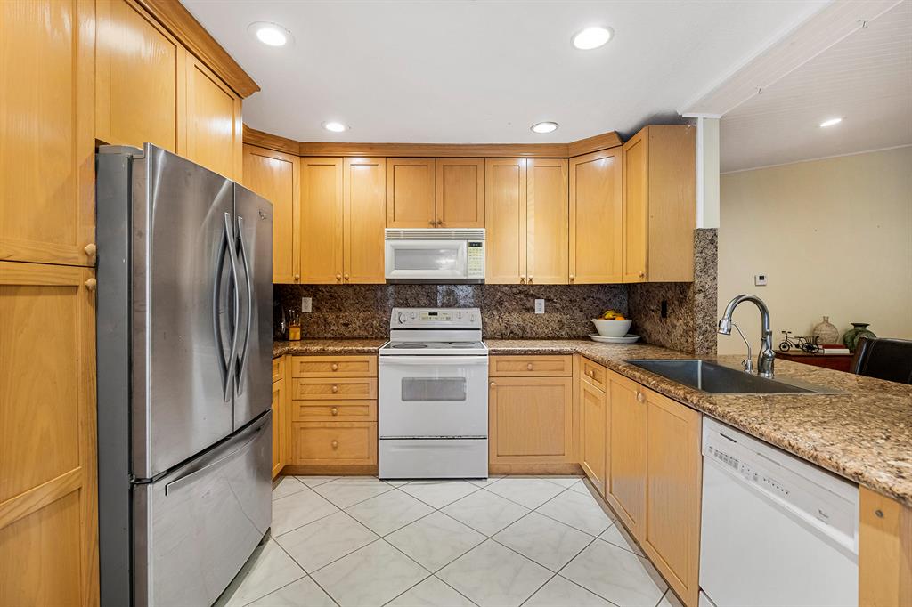 Palmetto Park West - Residential Lease