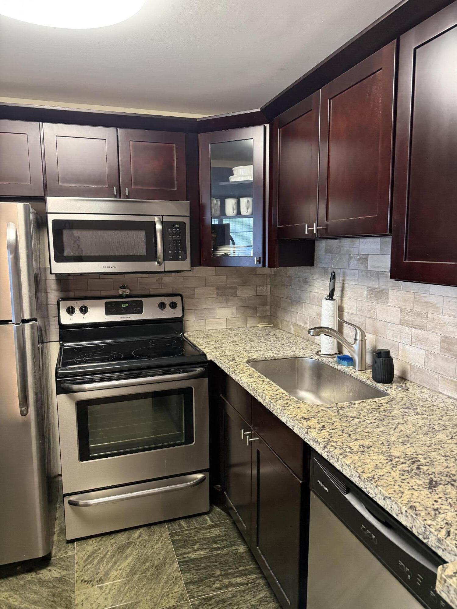 CAMBRIDGE F CONDO - Residential