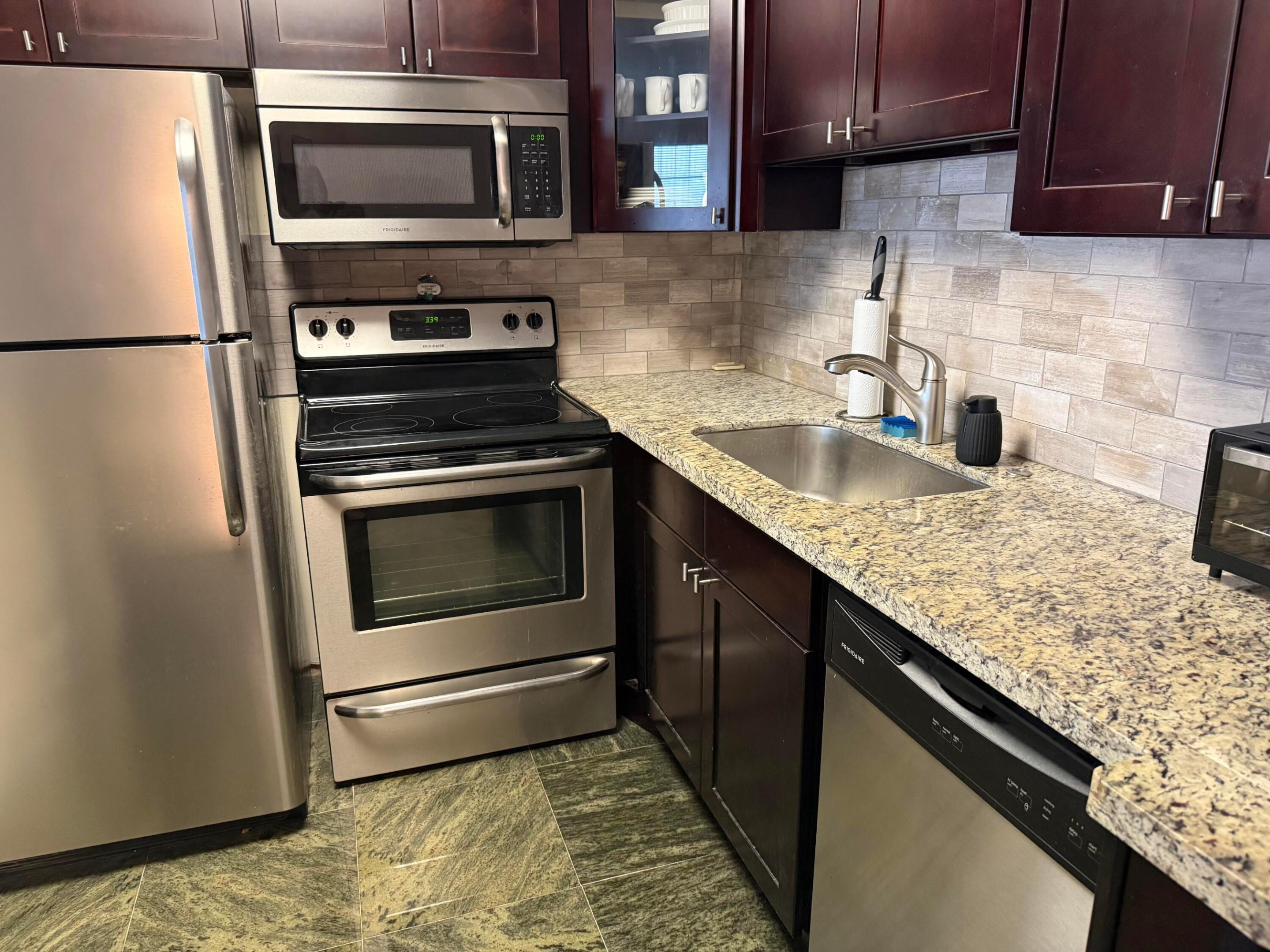 CAMBRIDGE F CONDO - Residential