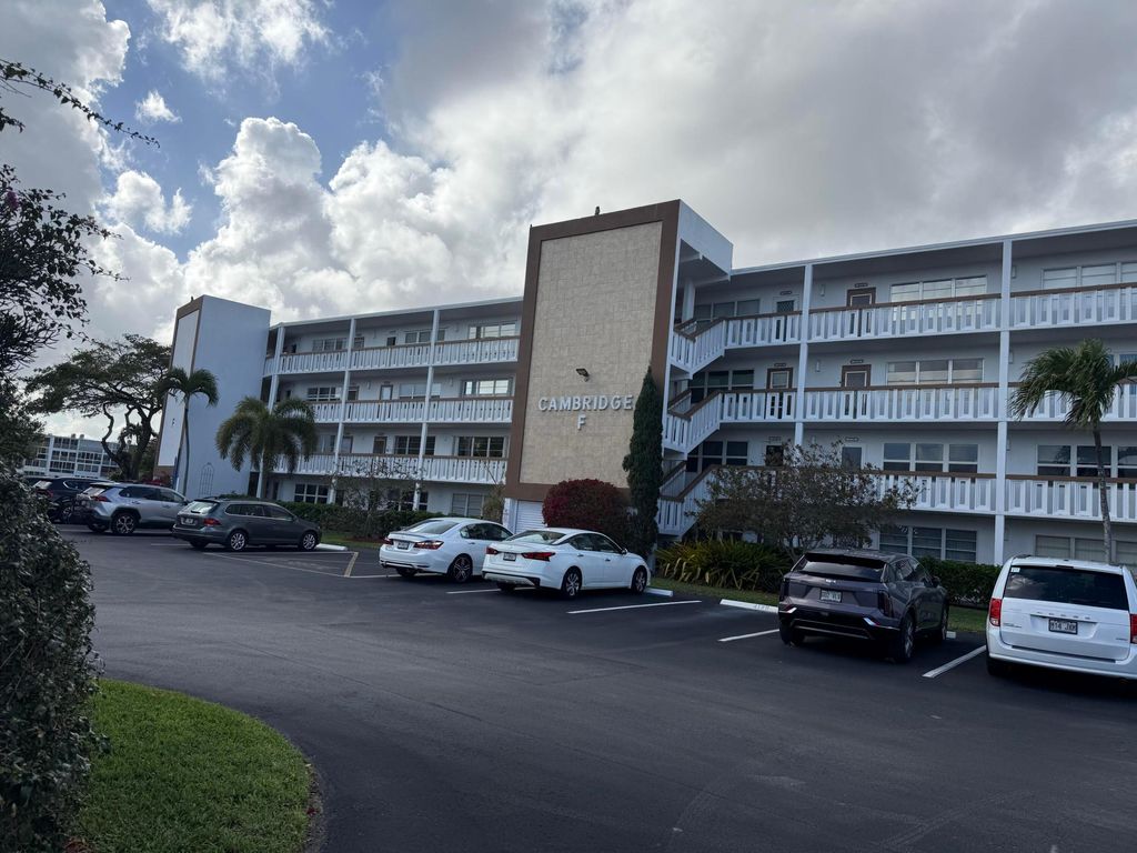 Photo of 2123 Cambridge F, Deerfield Beach, FL 33442 (MLS # B26001821)