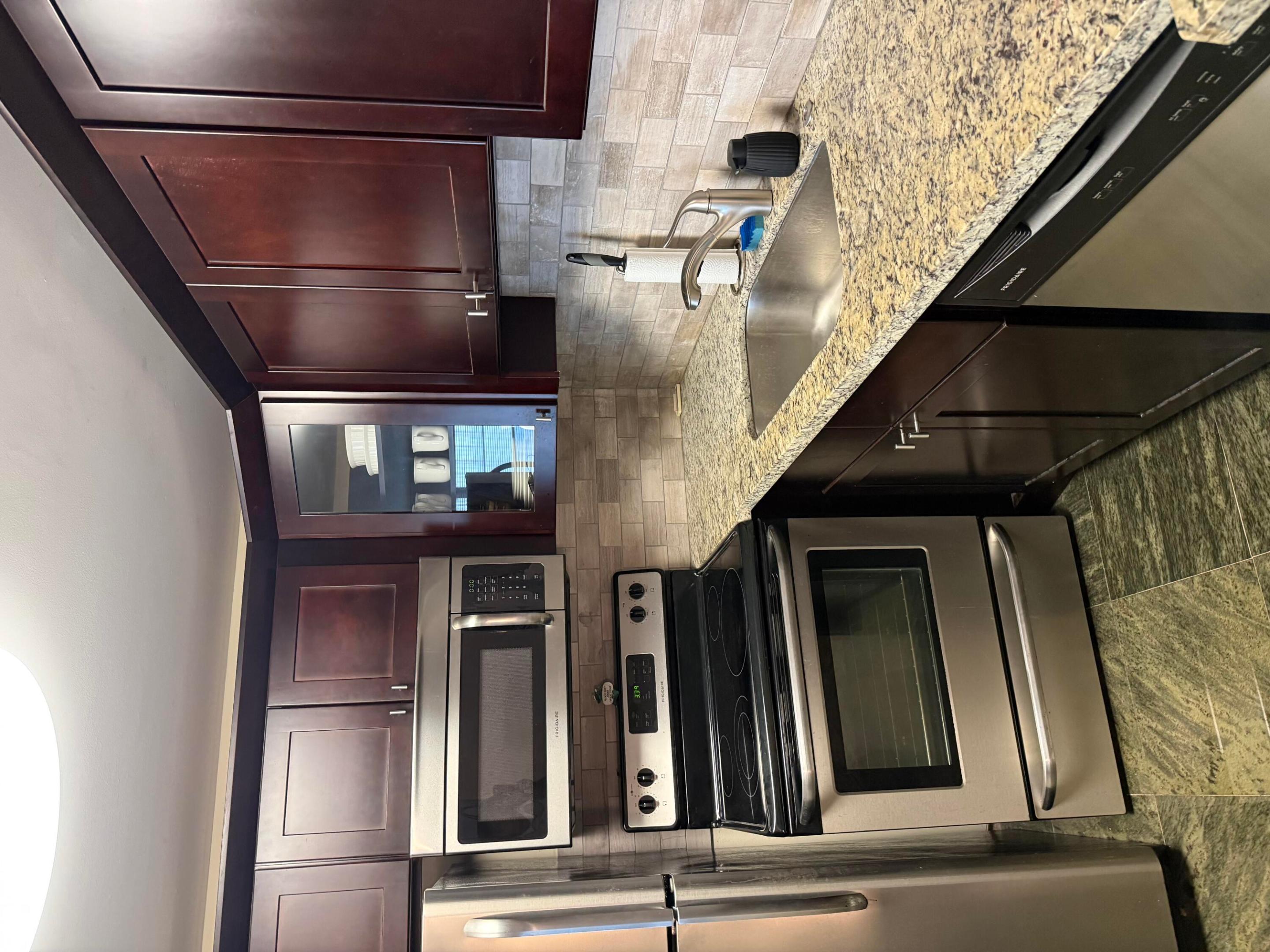 CAMBRIDGE F CONDO - Residential