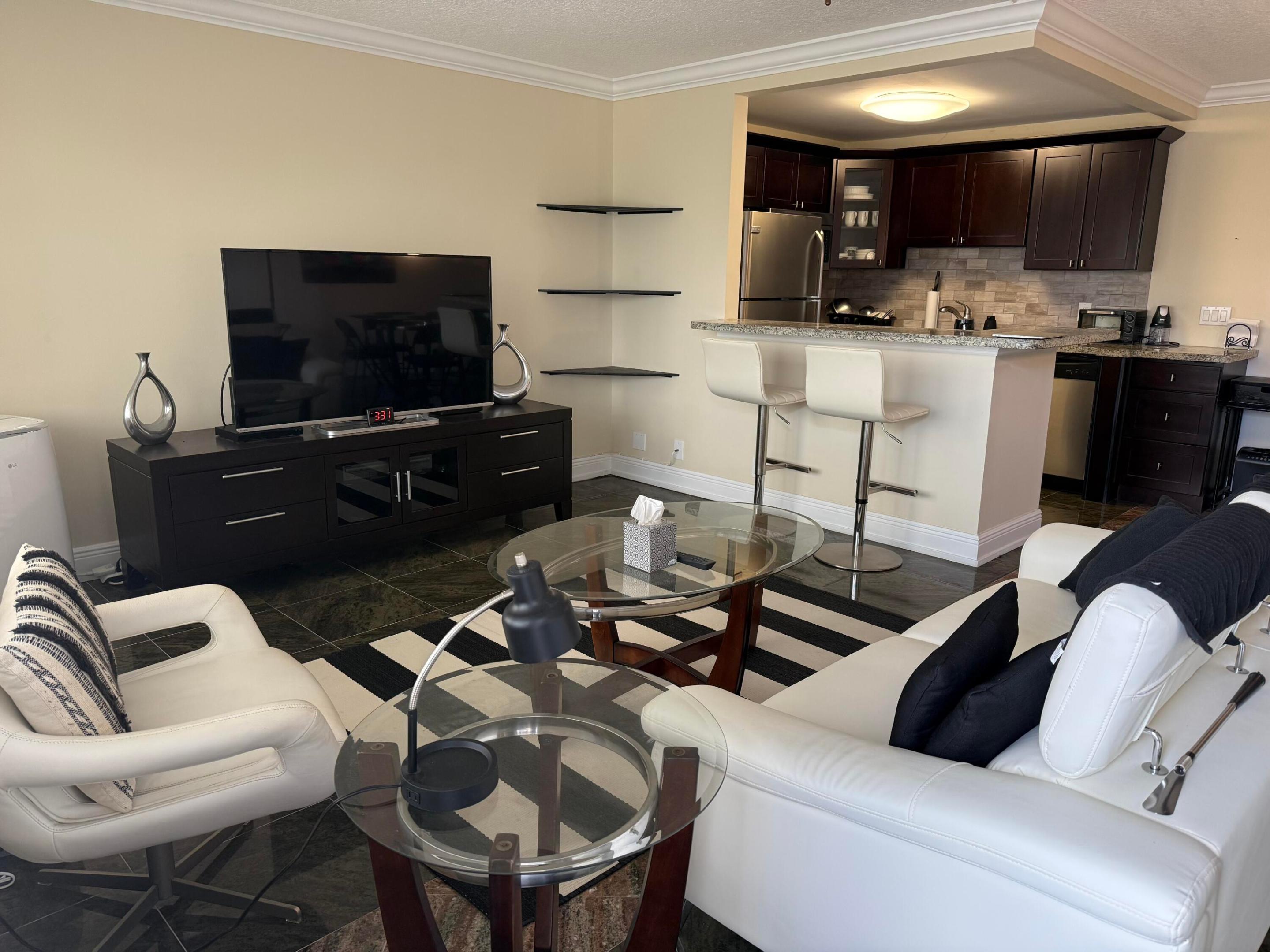 CAMBRIDGE F CONDO - Residential