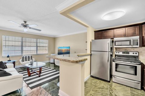 Tiny photo for 2123 Cambridge F, Deerfield Beach, FL 33442 (MLS # B26001821)