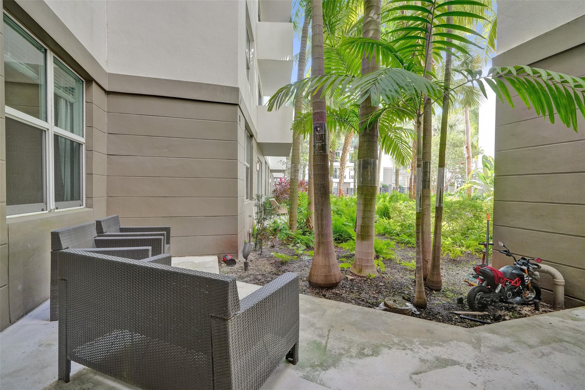 Lauderdale One - Residential Lease