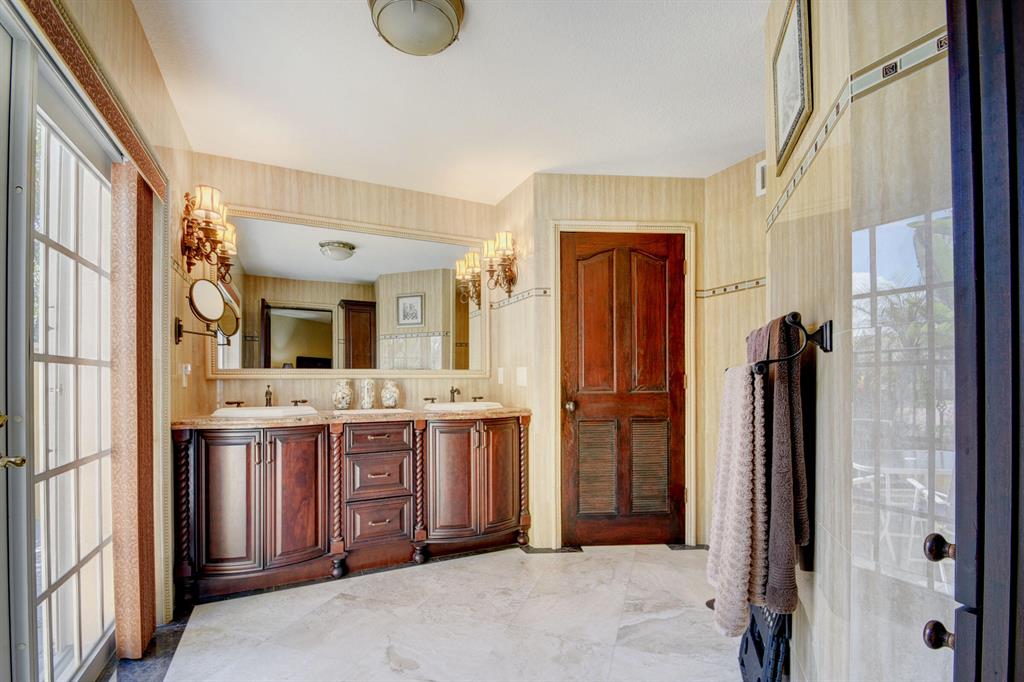 TROPICAL PARK - Residential Lease