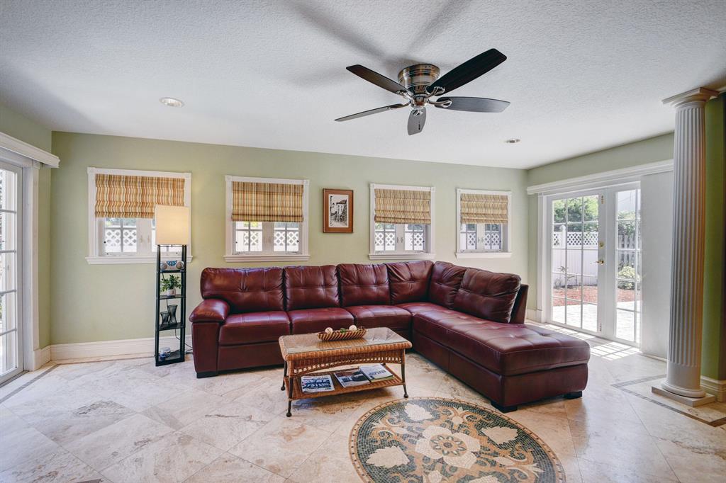 TROPICAL PARK - Residential Lease