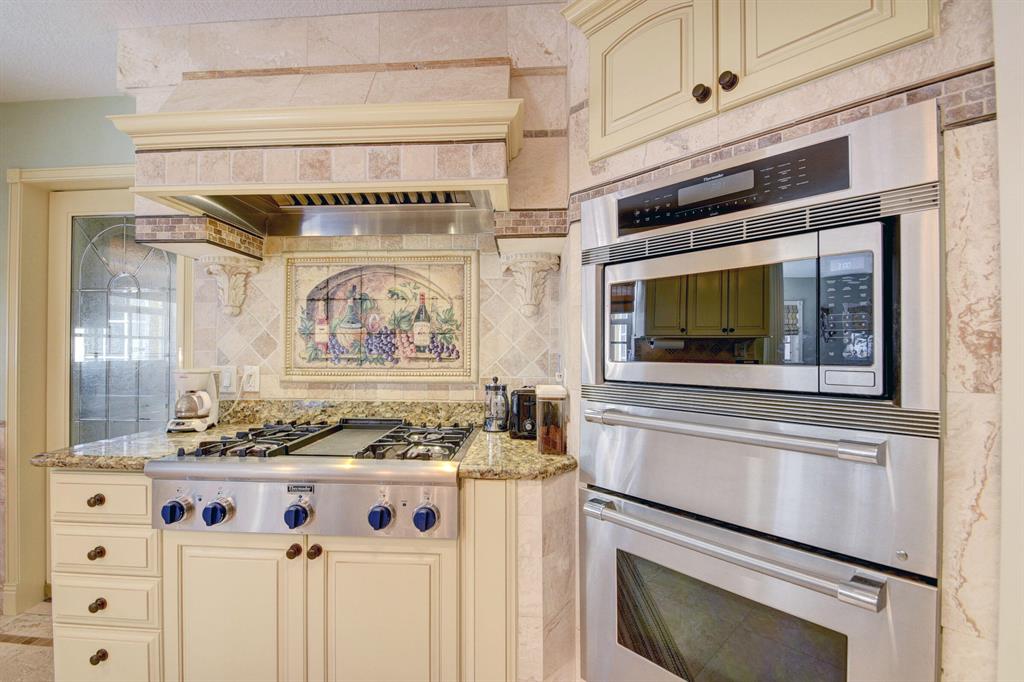 TROPICAL PARK - Residential Lease