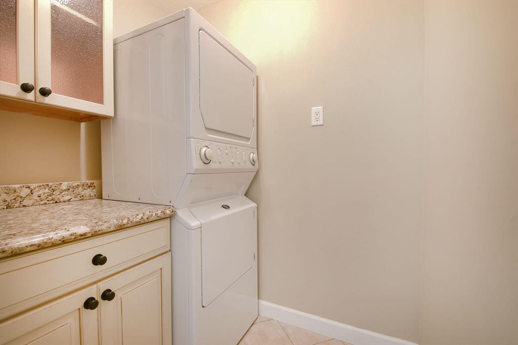 TROPICAL PARK - Residential Lease