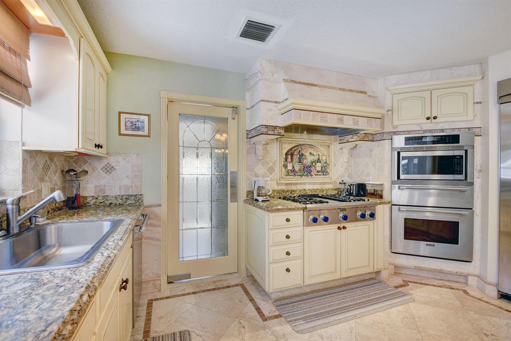 TROPICAL PARK - Residential Lease