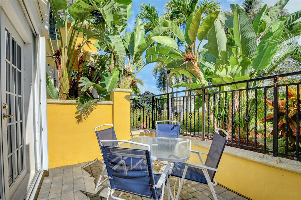 TROPICAL PARK - Residential Lease