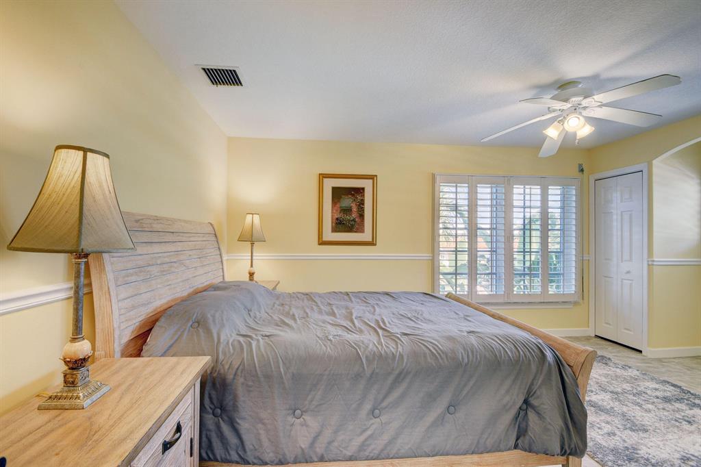 TROPICAL PARK - Residential Lease