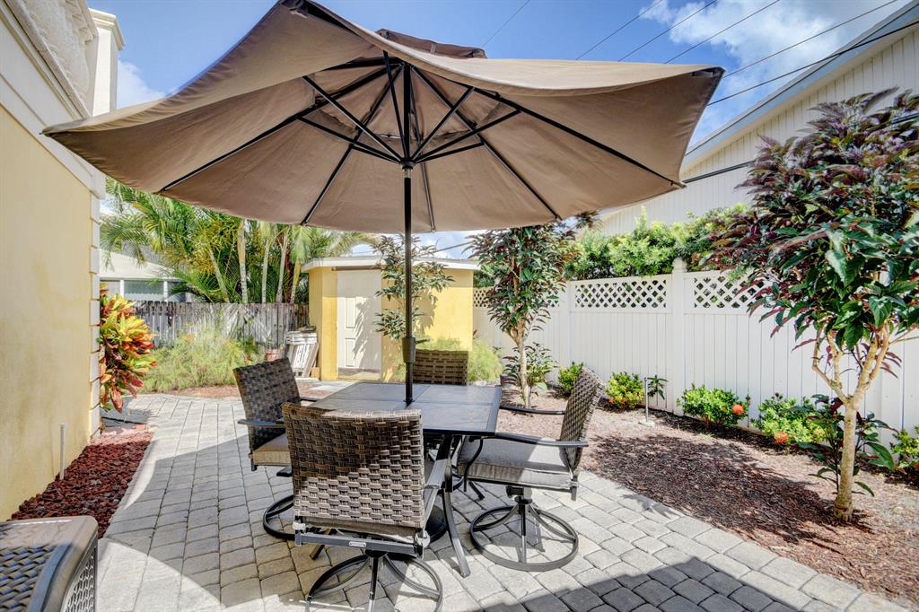 TROPICAL PARK - Residential Lease