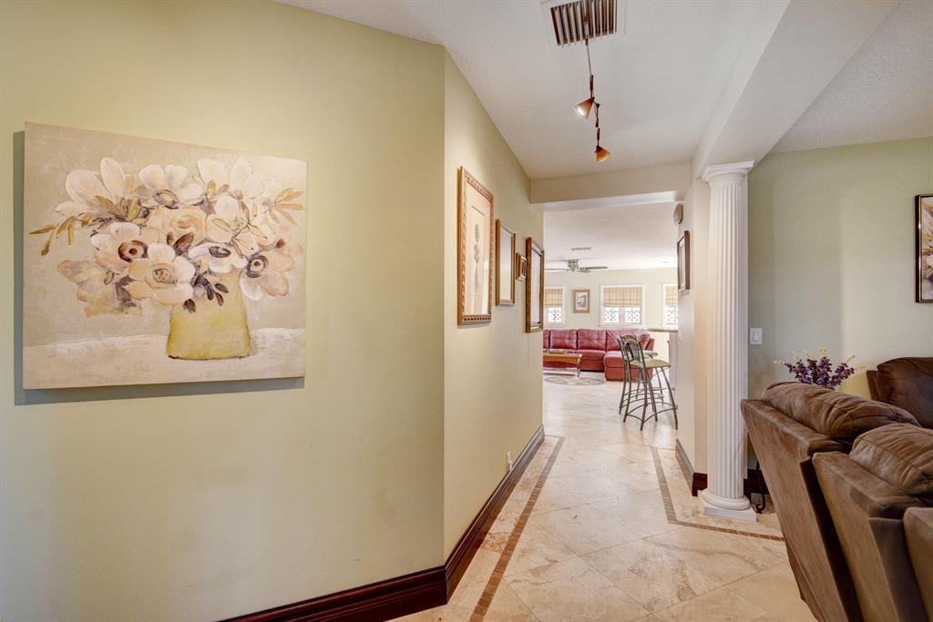 TROPICAL PARK - Residential Lease